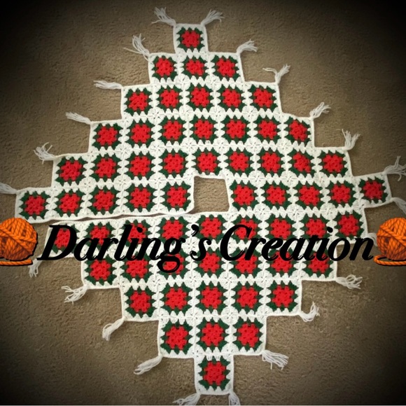 Vintage Crochet Granny Square Christmas Tree Skirt Handmade Red Green Tassel 55" - Picture 1 of 2